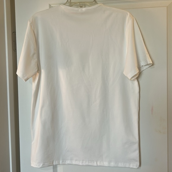 NWOT Ladybugs and Hearts T-shirt size Medium crew neck perfect for spring! - Picture 3 of 7